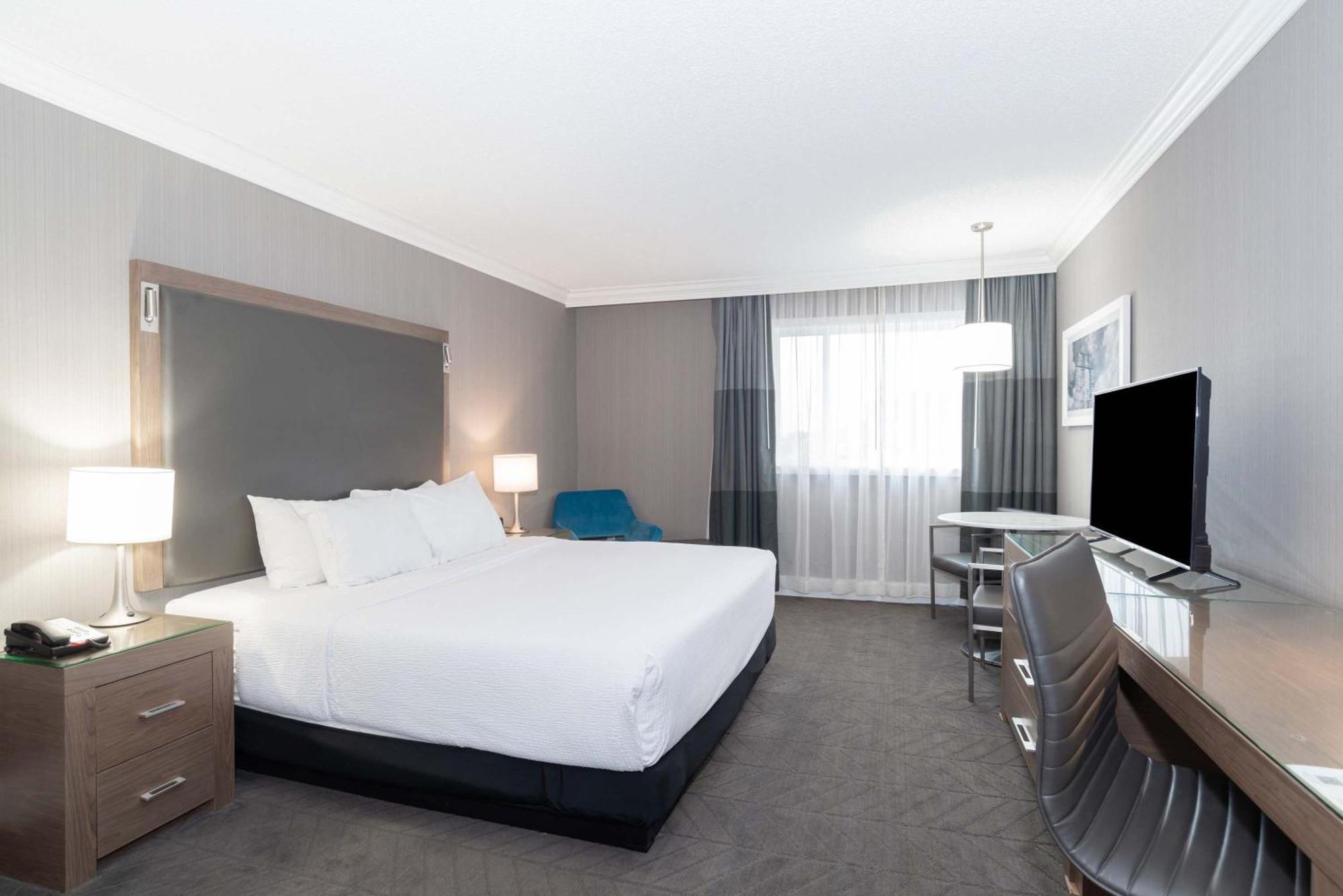Sandman Signature Lethbridge Lodge Bagian luar foto