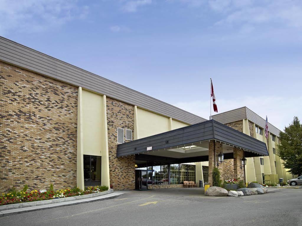 Sandman Signature Lethbridge Lodge Bagian luar foto