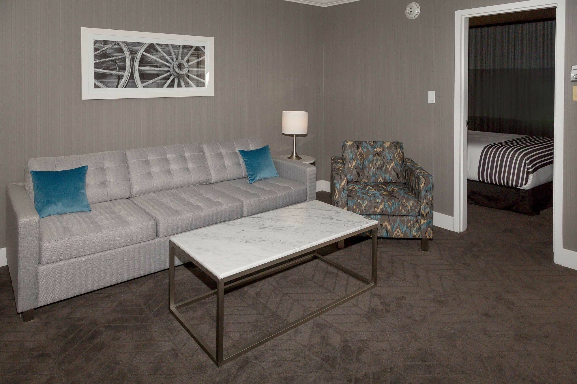 Sandman Signature Lethbridge Lodge Bagian luar foto