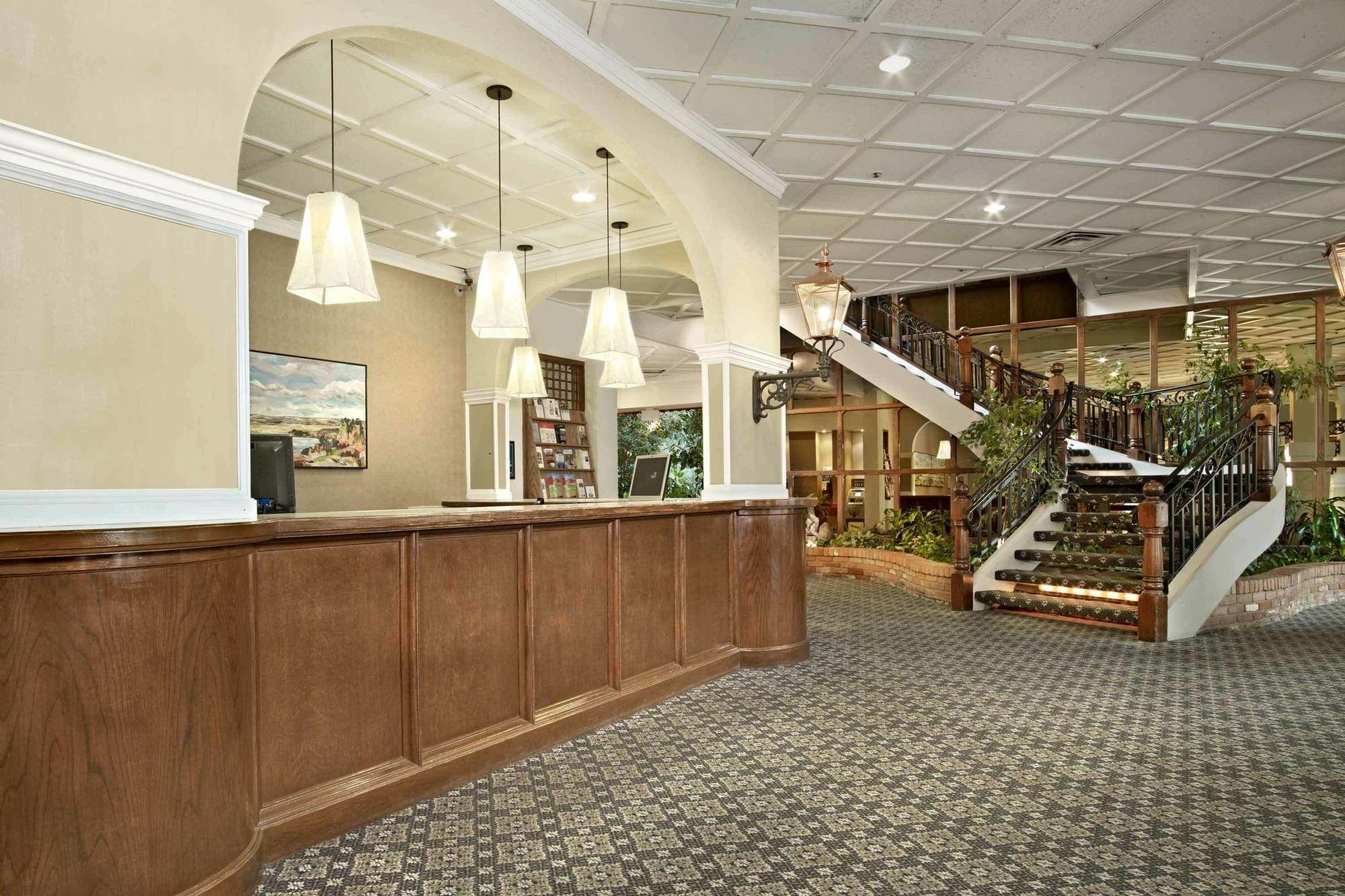 Sandman Signature Lethbridge Lodge Bagian luar foto